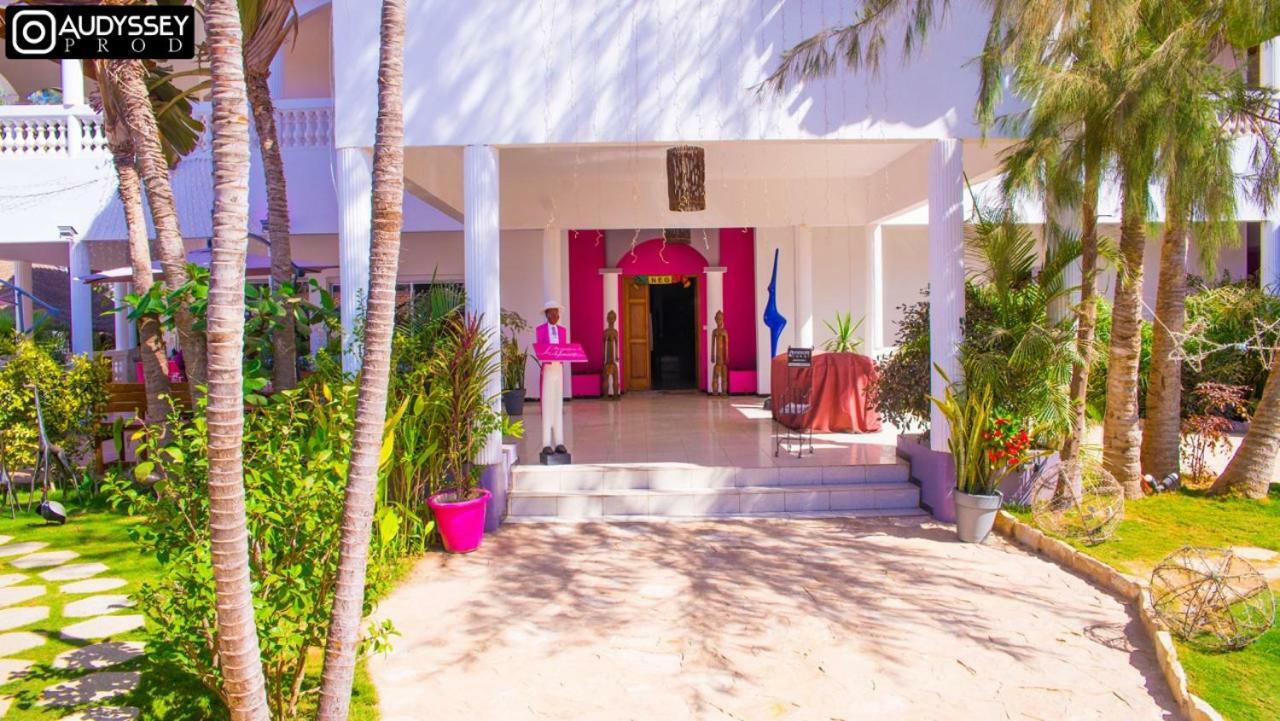 La Maison De Celine Dakar Exterior photo
